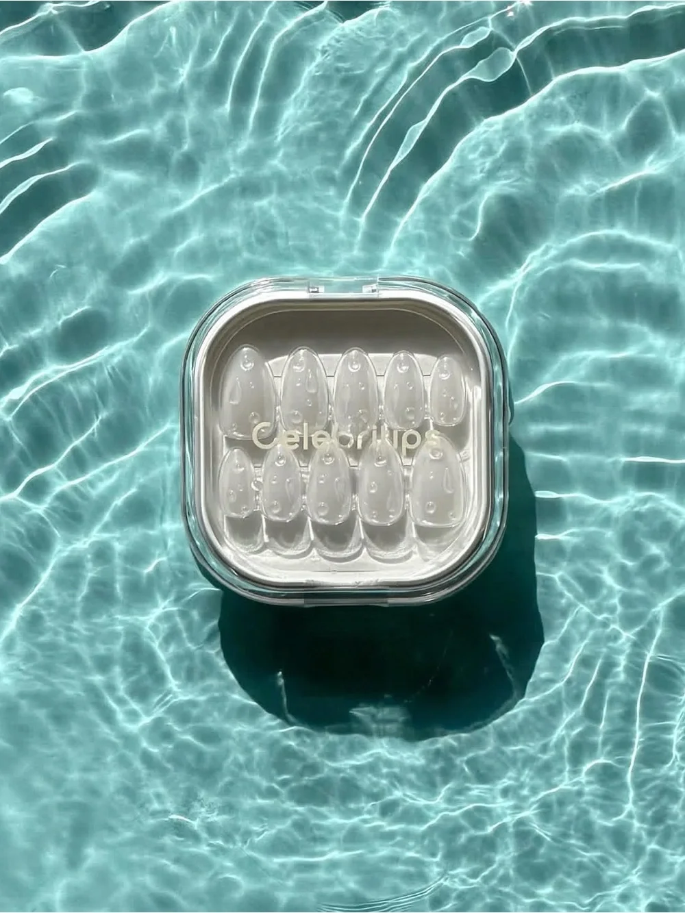 NIB Celebritips Glazing Drops Pearl Chrome Almond Press On Nails 32pc